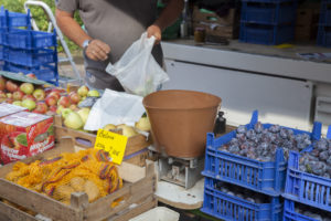 Obst und Gemüseverkauf auf dem Markt